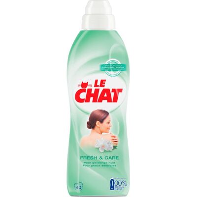 Le Chat wasverzachter - fresh & care - 40 wasbeurten - 12 x 880 ml - voordeelverpakking Le Chat wasverzachter - fresh & care - 40 wasbeurten - 12 x 880 ml - voordeelverpakking