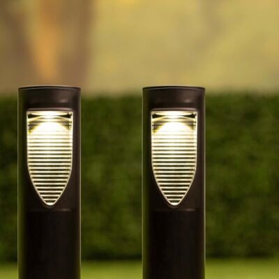 Grundig solar tuinverlichting - tuinlamp met grondpin - buitenverlichting - warm wit led licht - ip44 spatwaterdicht - brandduur 6-8 uur - zwart Grundig solar tuinverlichting - tuinlamp met grondpin - buitenverlichting - warm wit led licht - ip44 spatwaterdicht - brandduur 6-8 uur - zwart