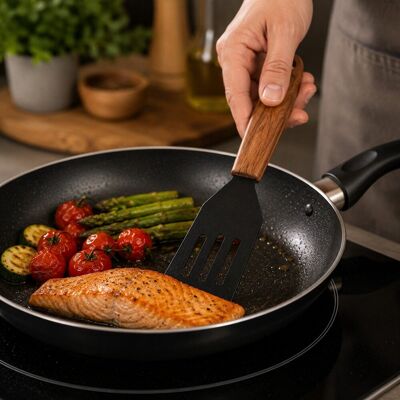 Alpina spatel 22 cm - bakspatel met sleuven - keukenspatel voor bakken, draaien en serveren Alpina spatel 22 cm - bakspatel met sleuven - keukenspatel voor bakken, draaien en serveren