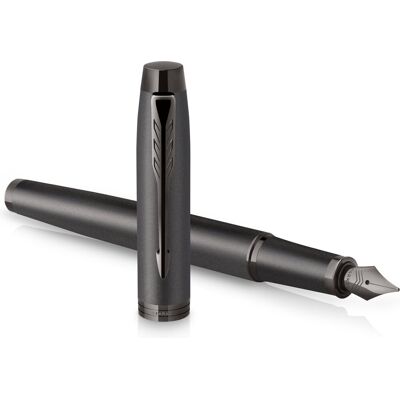 Parker im monochrome vulpen blauwe inkt gunmetal afwerking en details fijne punt geschenkverpakking Parker im monochrome vulpen blauwe inkt gunmetal afwerking en details fijne punt geschenkverpakking