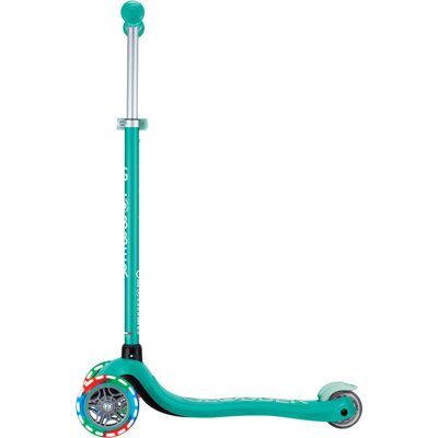 Globber 3-wiel step - primo plus lights green - groen - lichtgevende wielen - in hoogte verstelbaar - vanaf 3 tot 9 jaar Globber 3-wiel step - primo plus lights green - groen - lichtgevende wielen - in hoogte verstelbaar - vanaf 3 tot 9 jaar