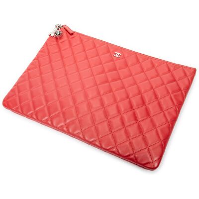 Chanel Pre-owned Large Charm O-Case Zip Clutch One Size Chanel Pre-owned Large Charm O-Case Zip Clutch One Size