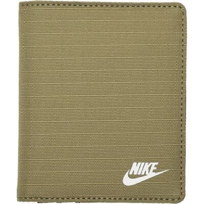Nike Club Opvouwbare Portemonnee (Parachute Beige/Zwart/Wit) One Size Nike Club Opvouwbare Portemonnee (Parachute Beige/Zwart/Wit) One Size