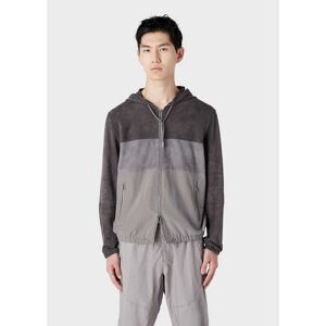 Emporio Armani herenjas met capuchon van suède in kleurblokken in grijs. M Emporio Armani herenjas met capuchon van suède in kleurblokken in grijs. M