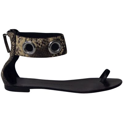 Giuseppe Zanotti Pre-owned Giuseppe Zanotti Slangenprint Enkelsandaal met Platte Zool in Zwart Leer 38.5 EU Giuseppe Zanotti Pre-owned Giuseppe Zanotti Slangenprint Enkelsandaal met Platte Zool in Zwart Leer 38.5 EU