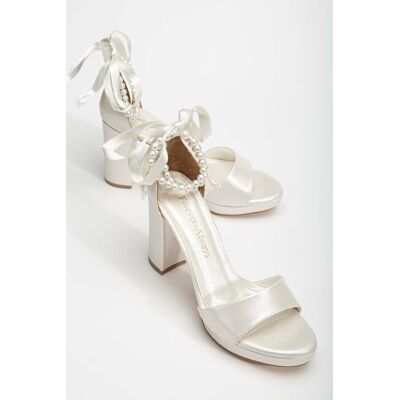 Forever & Always Renee Platform Sandalen with Pearls 39 Forever & Always Renee Platform Sandalen with Pearls 39