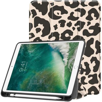 imoshion Design Trifold Bookcase voor de Apple iPad 6 (2018) 9.7 inch / iPad 5 (2017) 9.7 inch / Air 2 (2014)/Air 1 (2013) - Leopard imoshion Design Trifold Bookcase voor de Apple iPad 6 (2018) 9.7 inch / iPad 5 (2017) 9.7 inch / Air 2 (2014)/Air 1 (2013) - Leopard