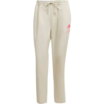 Adidas Mercedes AMG chino broek Petronas Formula One Team Summer Beige 2XL Adidas Mercedes AMG chino broek Petronas Formula One Team Summer Beige 2XL