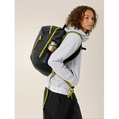 Arc'teryx Mantis 26 Backpack (Maat - OS, Kleur - Black / Olive Moss) Arc'teryx Mantis 26 Backpack (Maat - OS, Kleur - Black / Olive Moss)