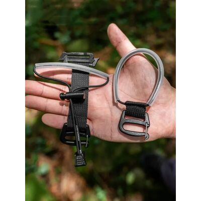 NONE HIKEMAN Trekkingstokhouder zonder demontage, trekkingstokbevestigingsriem, rugzak trekkingstokhouder, outdoor wandelaccessoire zwart NONE HIKEMAN Trekkingstokhouder zonder demontage, trekkingstokbevestigingsriem, rugzak trekkingstokhouder, outdoor wandelaccessoire zwart