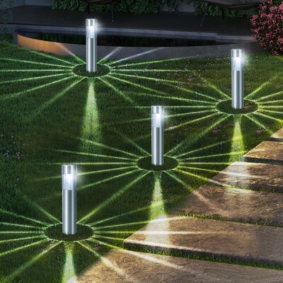 Aigostar priklamp op zonne-energie – zilver daglicht LED automatisch aan/uit Aigostar priklamp op zonne-energie – zilver daglicht LED automatisch aan/uit