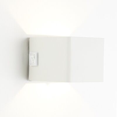 BRILLIANT Iseo Magnetische Buitenlamp - Wit - IP44 BRILLIANT Iseo Magnetische Buitenlamp - Wit - IP44