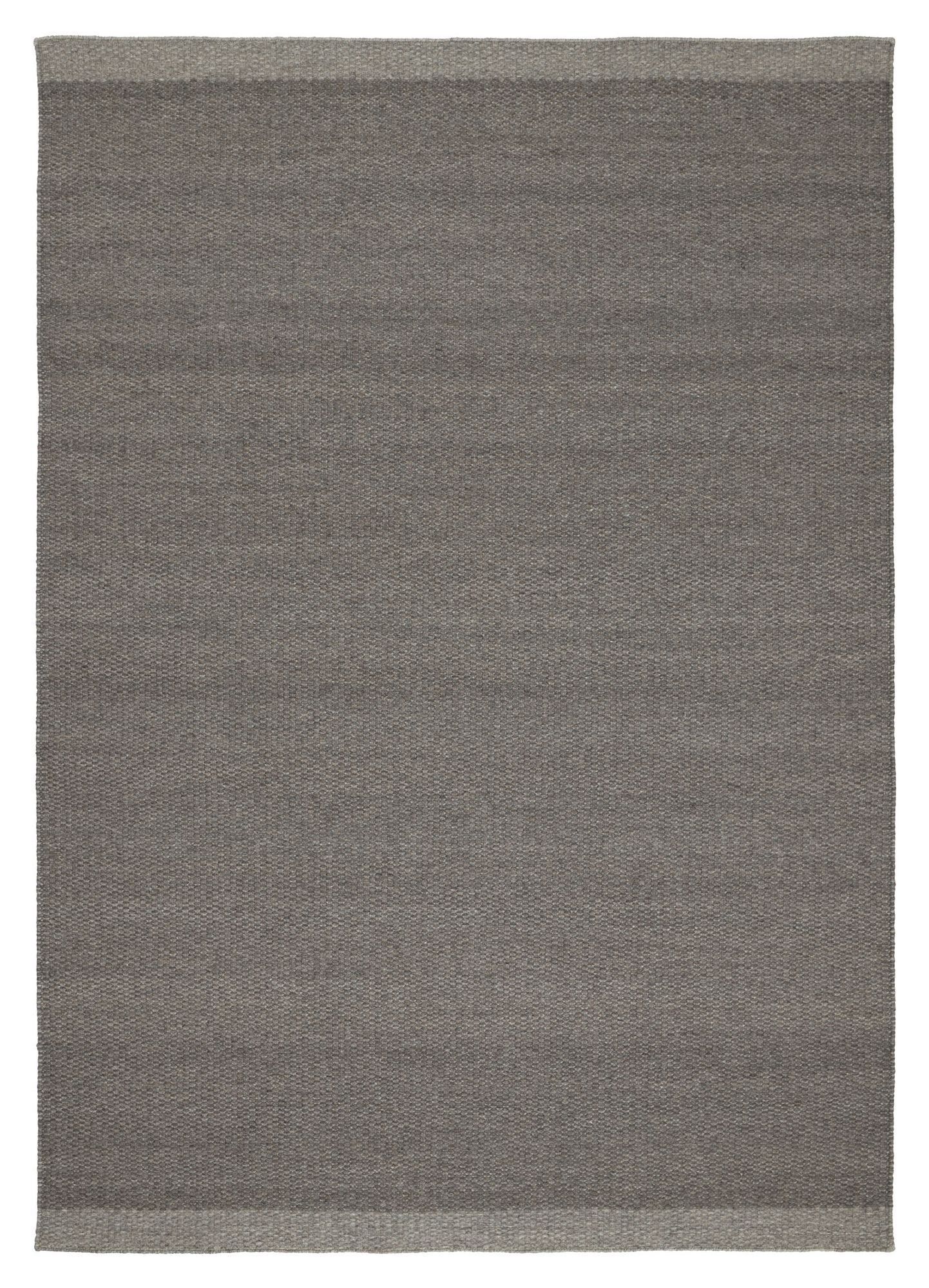 Linie Design Frode Ullteppe, charcoal, 250/350   Unoliving
