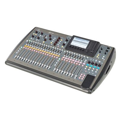 Behringer X 32 Behringer X 32