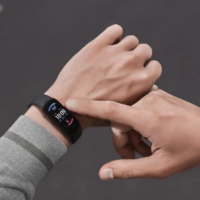 Amazfit Band 5 Aktivitetsarmbånd Svart/Oransje Bundle