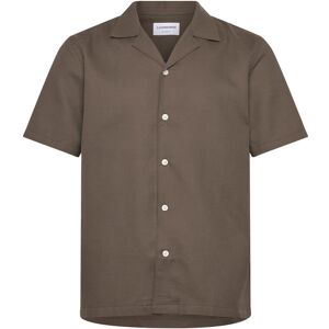 Lindbergh Solid Dobby Cotton Shirt S/S L Brown L Lindbergh Solid Dobby Cotton Shirt S/S L Brown L