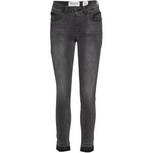 Pieszak Naomi Cropped Georgetown Black 24 Blue 24 Pieszak Naomi Cropped Georgetown Black 24 Blue 24