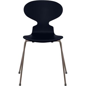 Fritz Hansen 3101 Myran 4 Ben, Lackad, Midnight Blue, Underrede Brown Bronze