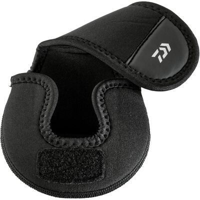 Daiwa Reel Pouch Baitcasting Neoprene Trekk Til Baitcastsneller One size Daiwa Reel Pouch Baitcasting Neoprene Trekk Til Baitcastsneller One size