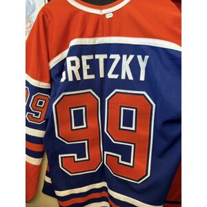 Spillglede.no | Butikk med fokus på samlekort, pokemon og tilbehør! Edmonton Oilers Gretzky Vintage Collection Drakt (Xl)