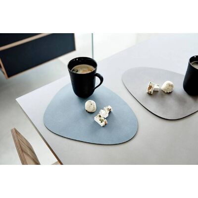 LindDna Table Mat Curve L - Dobbeltsidig (Herbal Dust/khaki) LindDna Table Mat Curve L - Dobbeltsidig (Herbal Dust/khaki)