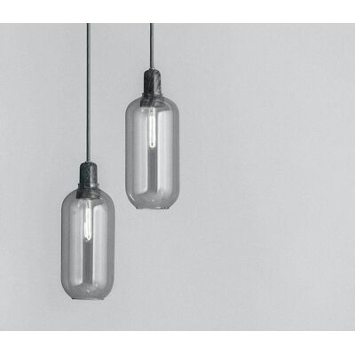 Normann Copenhagen - Modell Amp - Røyk/Sort Taklampe Normann Copenhagen - Modell Amp - Røyk/Sort Taklampe