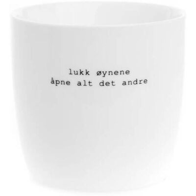 Sögne Home Søgne Krus - "Lukk Øynene" Av Trygve Skaug Sögne Home Søgne Krus - "Lukk Øynene" Av Trygve Skaug