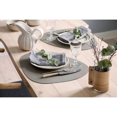 LindDna Table Mat Curve L - Ensidig (Metallic) LindDna Table Mat Curve L - Ensidig (Metallic)
