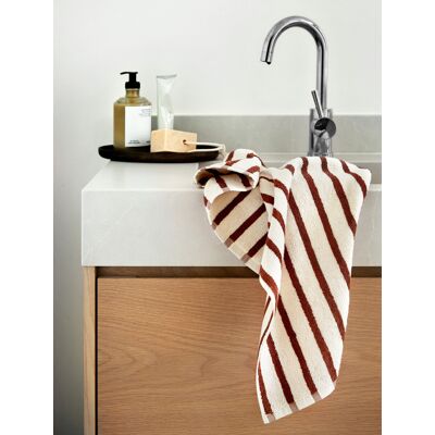 Høie of Scandinavia Everyday Stripe badehåndkle terrakotta 70 x 140 cm Høie of Scandinavia Everyday Stripe badehåndkle terrakotta 70 x 140 cm