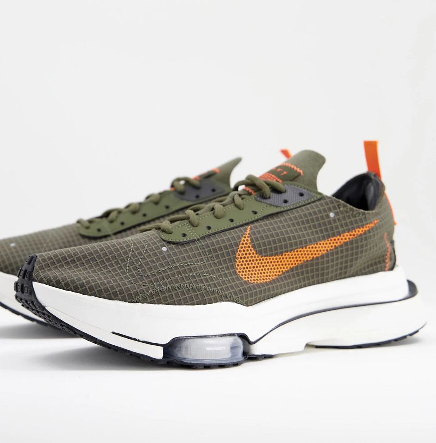 Nike Zoom-Type SE trainers in cargo khaki/total orange-Green  Green