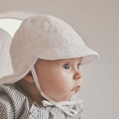 HUTTEliHUT Embroidery solhatt, Antique White (2-4 år) 2-4 år HUTTEliHUT Embroidery solhatt, Antique White (2-4 år) 2-4 år