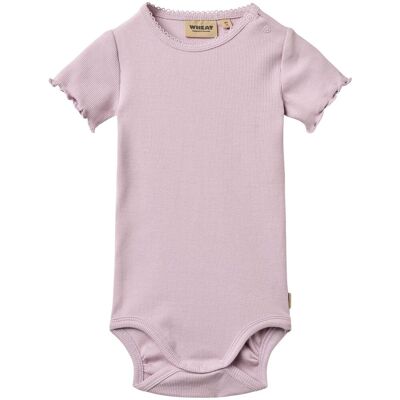 Wheat Maren kortermet body, Lavender (74) 74 Wheat Maren kortermet body, Lavender (74) 74