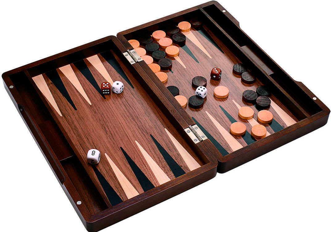 Backgammon Komplett i tre 31 cm Kommer i flott treeske m/ trebrikker