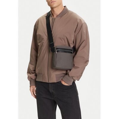 Calvin Klein Saszetka Contrast Reporter LV04D3175G Szary NOSIZE Szary Męskie Calvin Klein Saszetka Contrast Reporter LV04D3175G Szary NOSIZE Szary Męskie