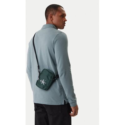 Calvin Klein Saszetka Bold Logo Nylon Slim Reporter LV04D3231G Zielony NOSIZE Zielony Męskie Calvin Klein Saszetka Bold Logo Nylon Slim Reporter LV04D3231G Zielony NOSIZE Zielony Męskie