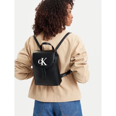 Calvin Klein Plecak Bold Ck Flap Mini Backpack LV04F3893G Czarny OS Czarny Damskie Calvin Klein Plecak Bold Ck Flap Mini Backpack LV04F3893G Czarny OS Czarny Damskie