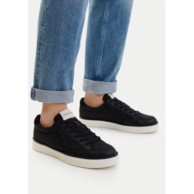 Giorgio Armani Emporio Armani Sneakersy EM004782 AF23199 MC406 Czarny 46 Czarny Męskie Giorgio Armani Emporio Armani Sneakersy EM004782 AF23199 MC406 Czarny 46 Czarny Męskie