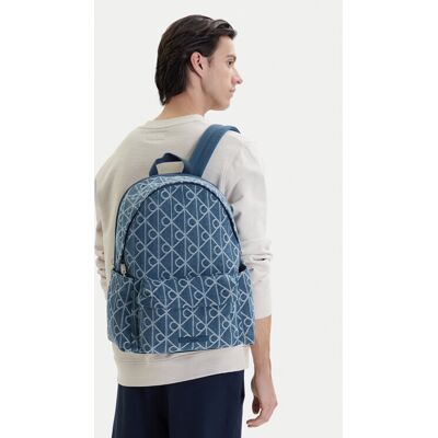 Calvin Klein Plecak Emblem Aop Denim Round Backpack LV04D3429G Niebieski NOSIZE Niebieski Męskie Calvin Klein Plecak Emblem Aop Denim Round Backpack LV04D3429G Niebieski NOSIZE Niebieski Męskie