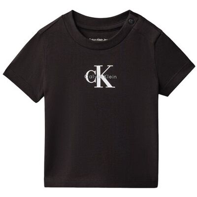 Calvin Klein Jeans Komplet t-shirt i spodenki LVCKSJI09B Czarny Regular Fit 92 Czarny Unisex Dziecko Calvin Klein Jeans Komplet t-shirt i spodenki LVCKSJI09B Czarny Regular Fit 92 Czarny Unisex Dziecko