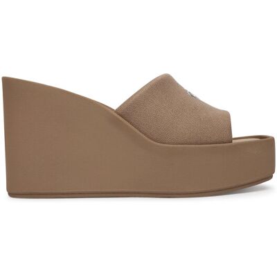 Calvin Klein Klapki Wedge 70 Sndl Canv Mg HW0HW03134 Beżowy 39 Beżowy Damskie Calvin Klein Klapki Wedge 70 Sndl Canv Mg HW0HW03134 Beżowy 39 Beżowy Damskie
