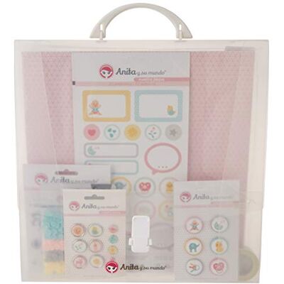 Anita y Su Mundo Anita & Seine Welt Collection nasz zestaw walizek do scrapbookingu (papier, naklejki, emblematy, Brads Epoxy, stempel, naklejki), papier, wielokolorowy, 30,5 x 30,5 cm Anita y Su Mundo Anita & Seine Welt Collection nasz zestaw walizek do scrapbookingu (papier, naklejki, emblematy, Brads Epoxy, stempel, naklejki), papier, wielokolorowy, 30,5 x 30,5 cm