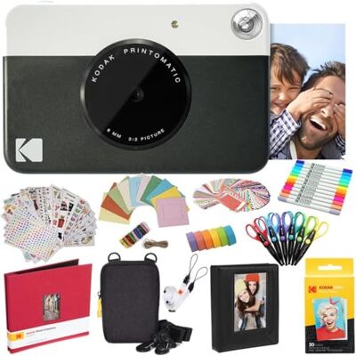 Kodak Printomatic Aparat natychmiastowy (czarny) w zestawie + papier cynkowy (20 arkuszy) + etui + album ze zdjęciami + 7 zestawów naklejek + markery + nożyczki Kodak Printomatic Aparat natychmiastowy (czarny) w zestawie + papier cynkowy (20 arkuszy) + etui + album ze zdjęciami + 7 zestawów naklejek + markery + nożyczki