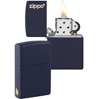 Zippo Zapalniczka Sztormowa, Granatowy Mat z Logo i Bocznym Grawerem Płomienia, Napełniana, Wielokrotnego Użytku, Odporna na Wiatr, Pudełko Upominkowe, Wyprodukowano w USA, Amazon Exclusive Zippo Zapalniczka Sztormowa, Granatowy Mat z Logo i Bocznym Grawerem Płomienia, Napełniana, Wielokrotnego Użytku, Odporna na Wiatr, Pudełko Upominkowe, Wyprodukowano w USA, Amazon Exclusive