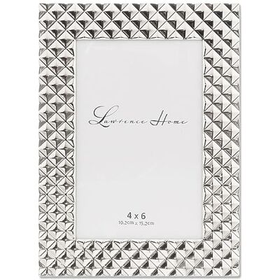 Lawrence Frames Srebrna metalowa ramka na zdjęcia 4 x 6 wzór w romby Lawrence Frames Srebrna metalowa ramka na zdjęcia 4 x 6 wzór w romby