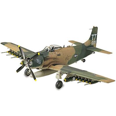 TAMIYA 300061073-1:48 WWII Douglas A-1J Skyrider USAF TAMIYA 300061073-1:48 WWII Douglas A-1J Skyrider USAF