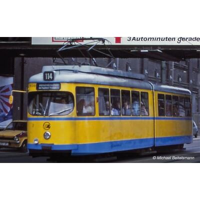 ARNOLD HN2603D Tramwaj Duewag GT6, jedno światło przednie, żółto-niebieska barwa "Essen", odc. IV-V, z dekoderem DCC Loco Elektryczny ARNOLD HN2603D Tramwaj Duewag GT6, jedno światło przednie, żółto-niebieska barwa "Essen", odc. IV-V, z dekoderem DCC Loco Elektryczny