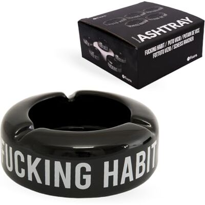 Fisura - Czarny ceramiczny popielnik z napisem 'f*cking habit' Fisura - Czarny ceramiczny popielnik z napisem 'f*cking habit'