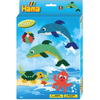 Hama Perły 3435 zestaw prezentowy delfiny z ok. 2000 kolorowymi perłami do prasowania Midi o średnicy 5 mm, 2 płytki na długopisy, w zestawie papier do prasowania, kreatywna zabawa dla dużych i małych Hama Perły 3435 zestaw prezentowy delfiny z ok. 2000 kolorowymi perłami do prasowania Midi o średnicy 5 mm, 2 płytki na długopisy, w zestawie papier do prasowania, kreatywna zabawa dla dużych i małych