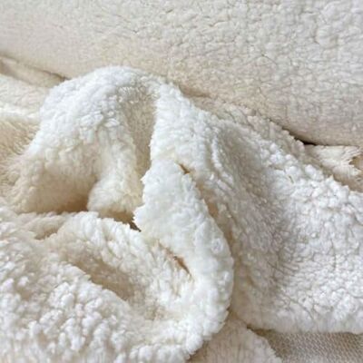 Babyline Tkanina zamszowa na metry, szerokość frędzli 1,50 metra. Szycie, rzemiosło i inne. 100% krajowy. (biały, 50 cm) Babyline Tkanina zamszowa na metry, szerokość frędzli 1,50 metra. Szycie, rzemiosło i inne. 100% krajowy. (biały, 50 cm)