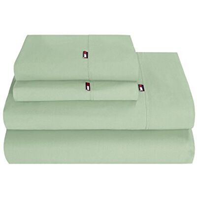 Tommy Hilfiger Signature Solid Sheeting 200 TC zestaw 3 prześcieradeł – 1 prześcieradło płaskie, 1 prześcieradło z gumką i 1 poszewka na poduszkę, rozmiar podwójny, 100% bawełna (trawa morska) Tommy Hilfiger Signature Solid Sheeting 200 TC zestaw 3 prześcieradeł – 1 prześcieradło płaskie, 1 prześcieradło z gumką i 1 poszewka na poduszkę, rozmiar podwójny, 100% bawełna (trawa morska)